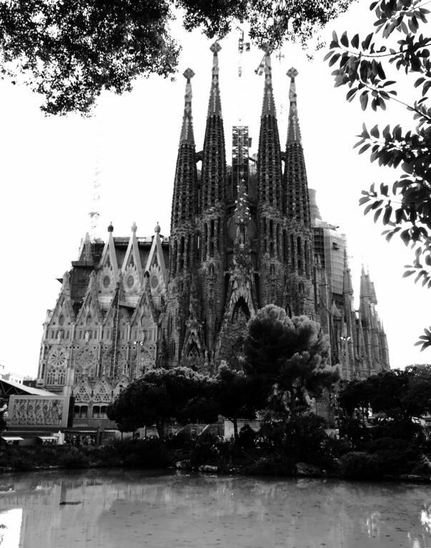 Apartments Barcelona Sagrada Room photo