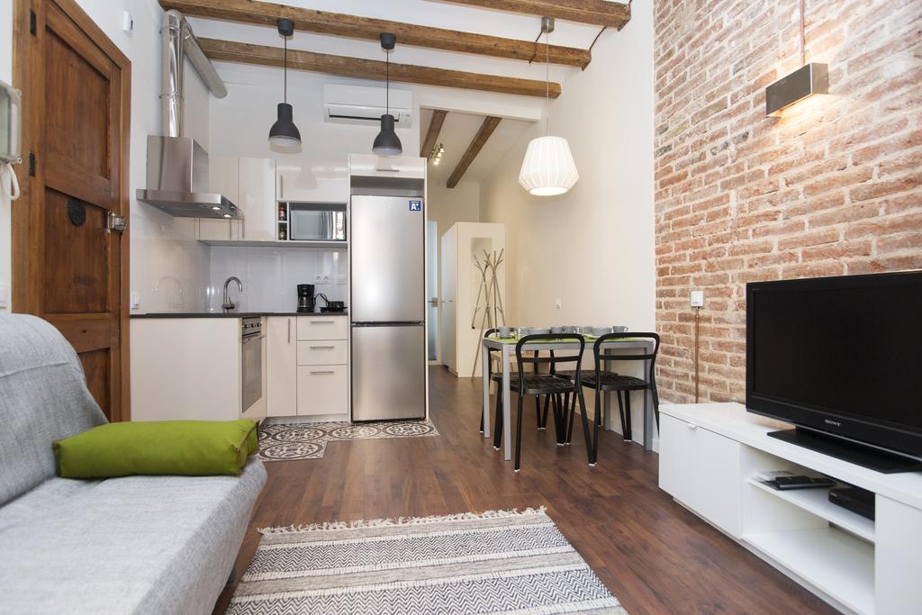 Apartments Barcelona Sagrada Room photo
