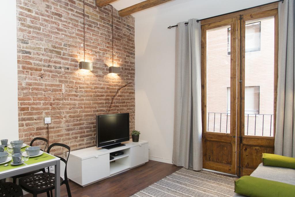 Apartments Barcelona Sagrada Room photo