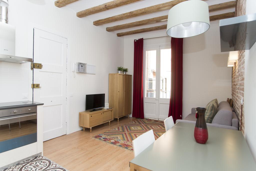 Apartments Barcelona Sagrada Exterior photo