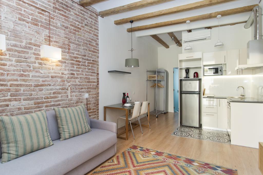 Apartments Barcelona Sagrada Room photo
