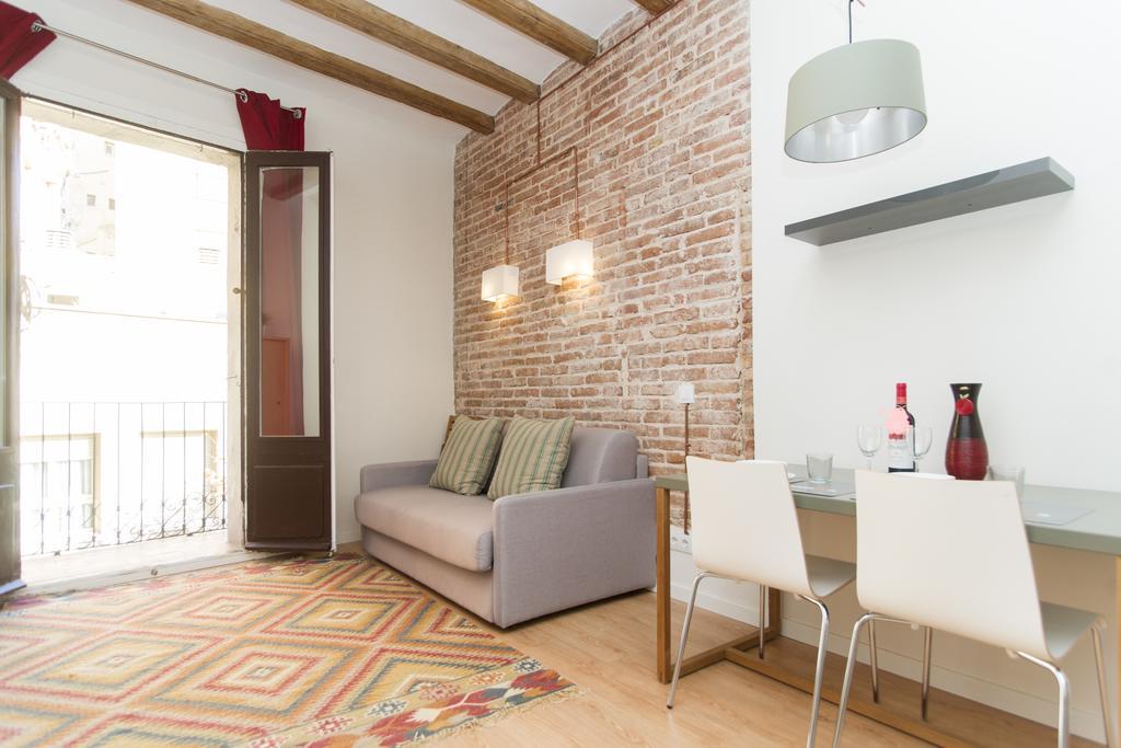 Apartments Barcelona Sagrada Room photo