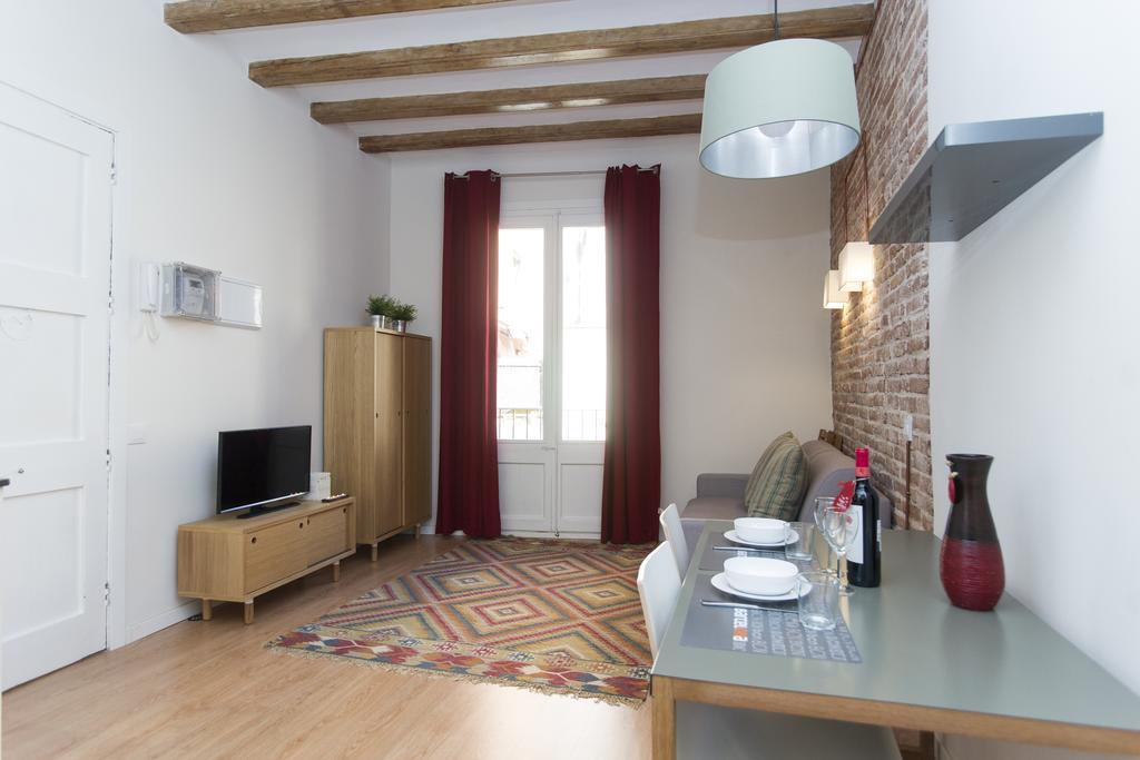 Apartments Barcelona Sagrada Room photo