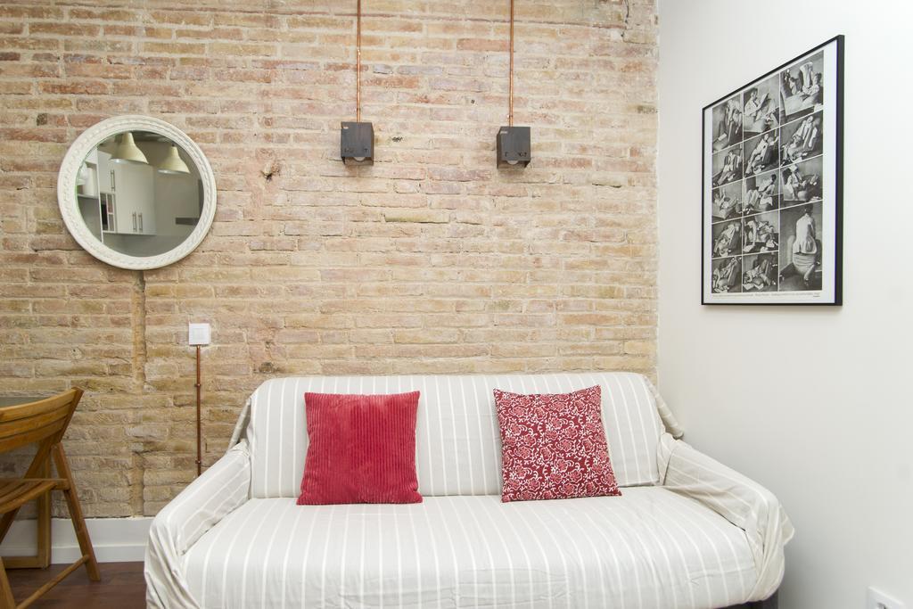 Apartments Barcelona Sagrada Room photo