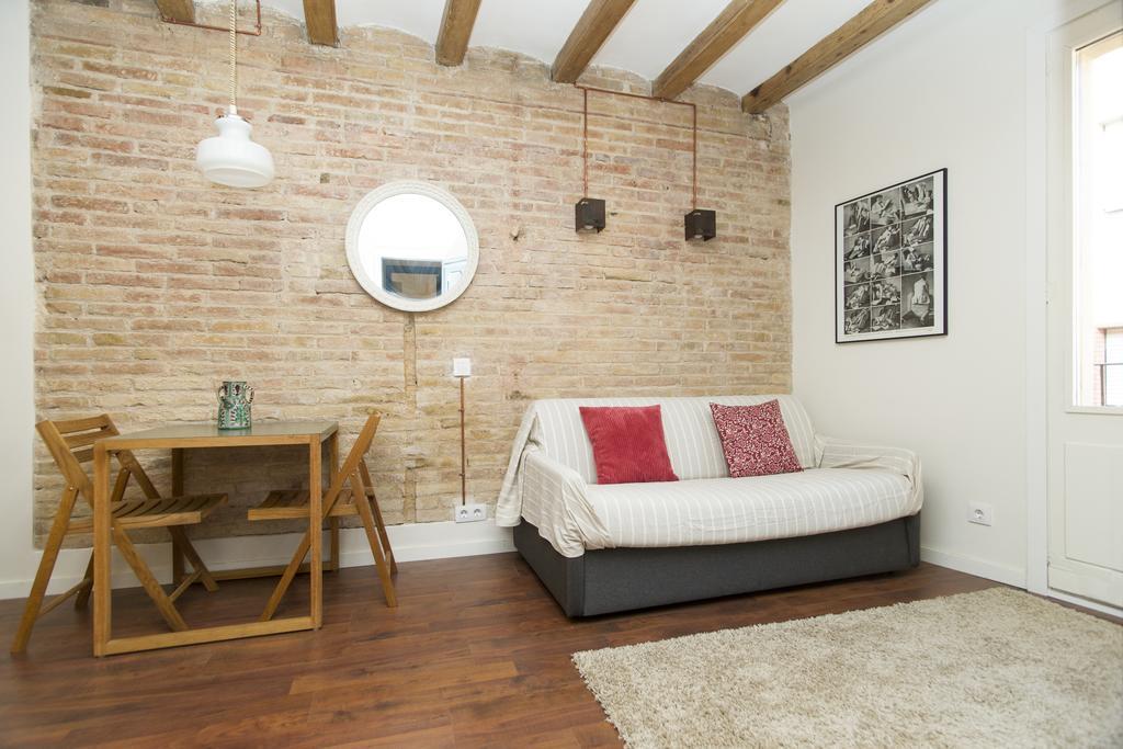 Apartments Barcelona Sagrada Room photo