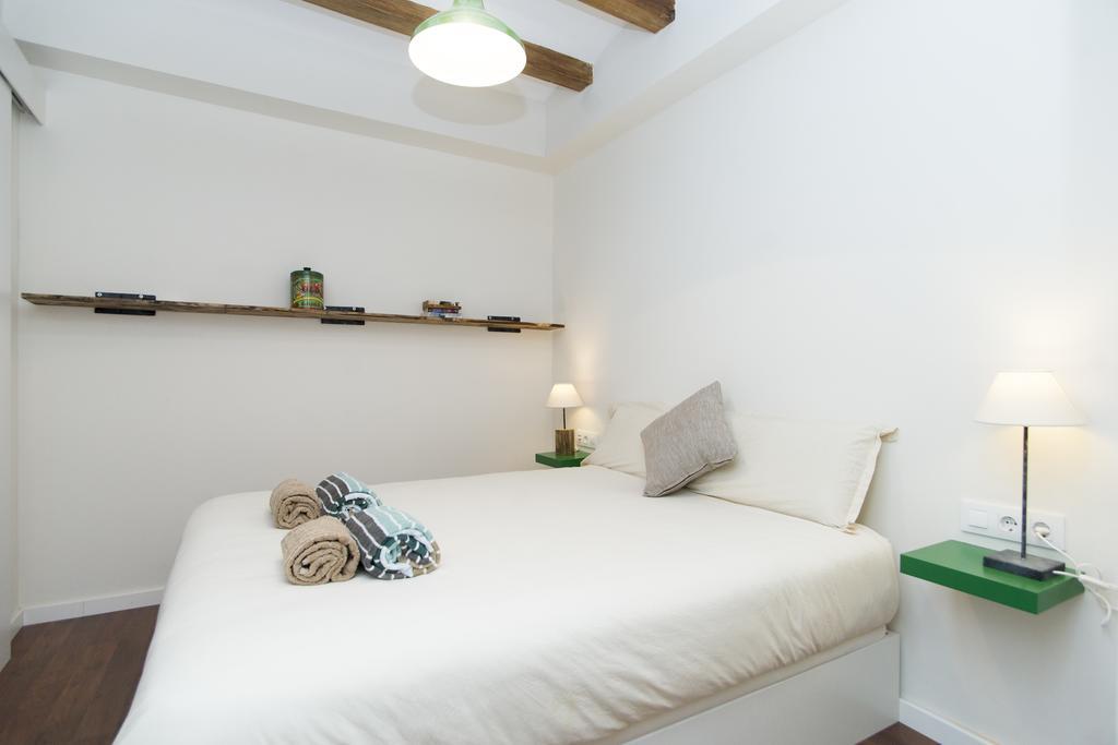 Apartments Barcelona Sagrada Room photo