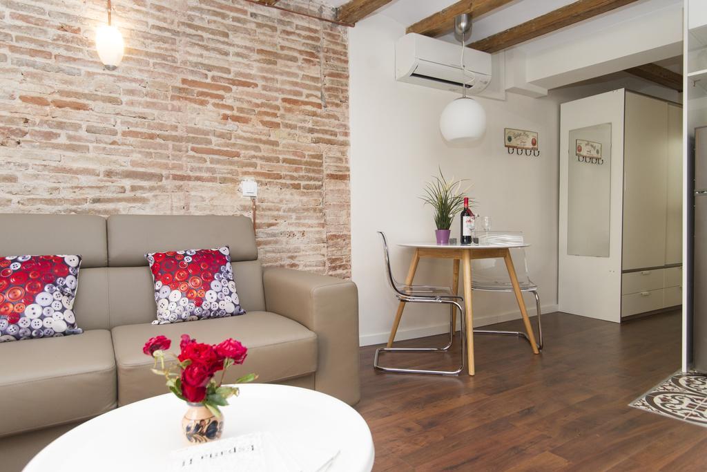 Apartments Barcelona Sagrada Room photo
