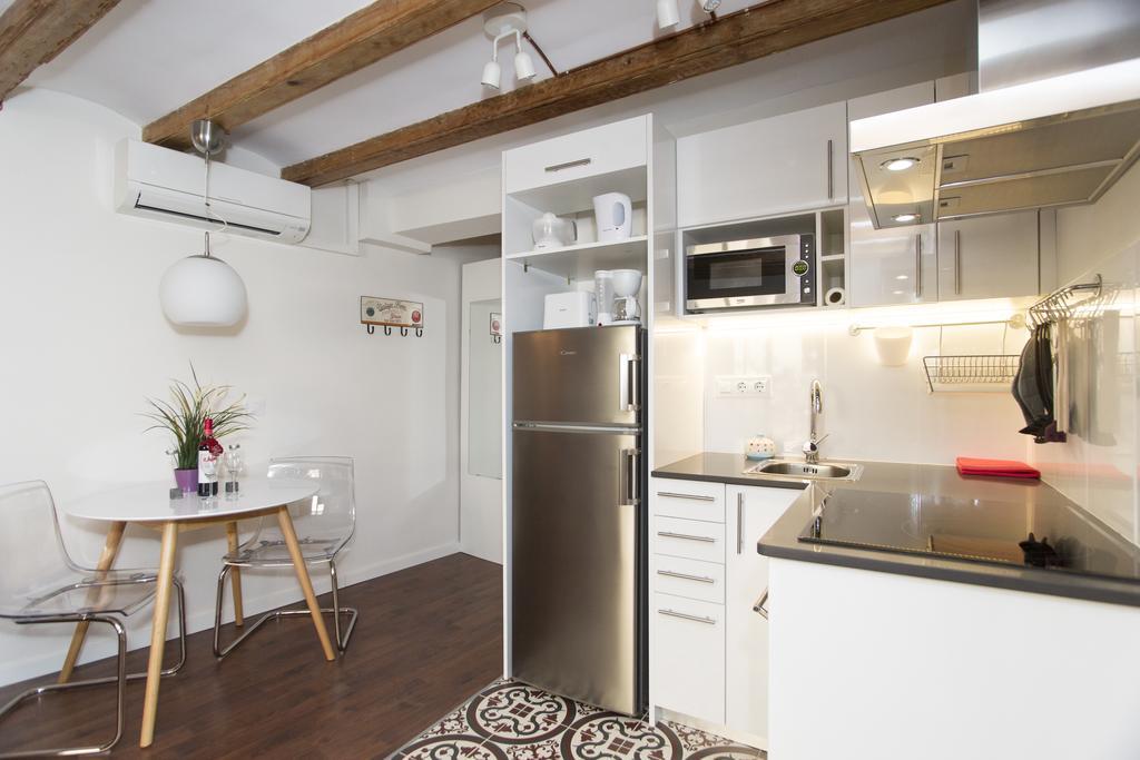 Apartments Barcelona Sagrada Room photo