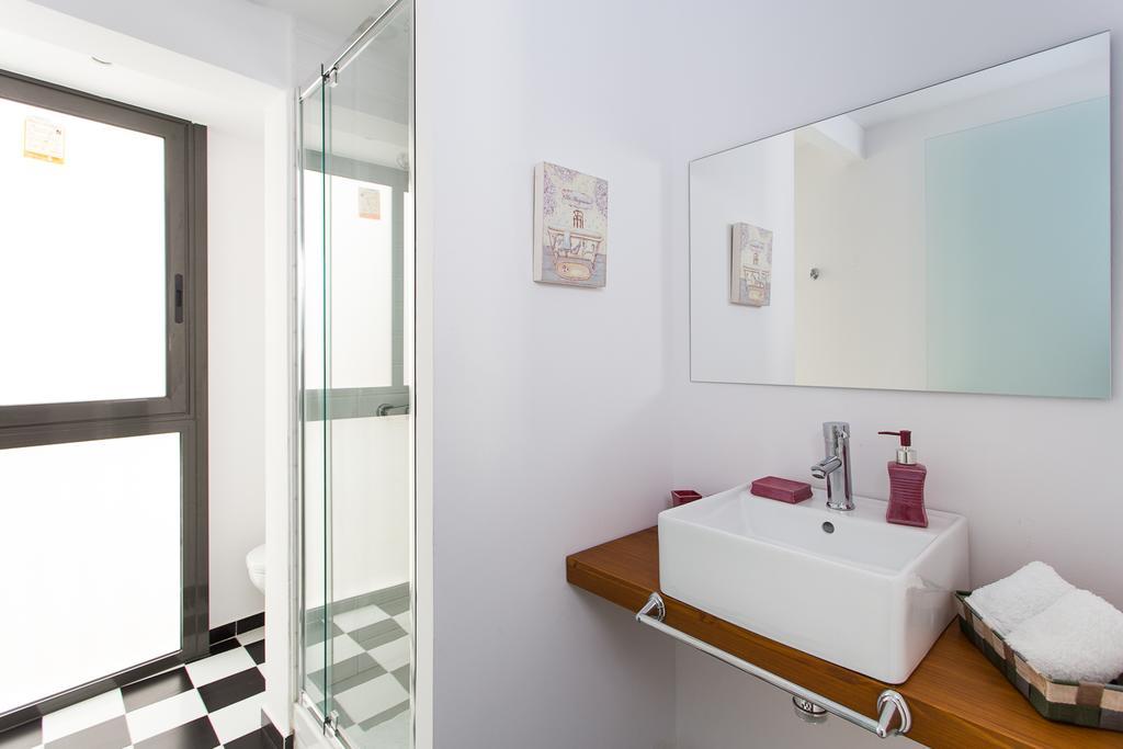 Apartments Barcelona Sagrada Room photo